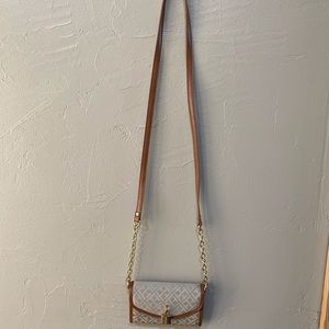 Tommy Hilfiger crossbody